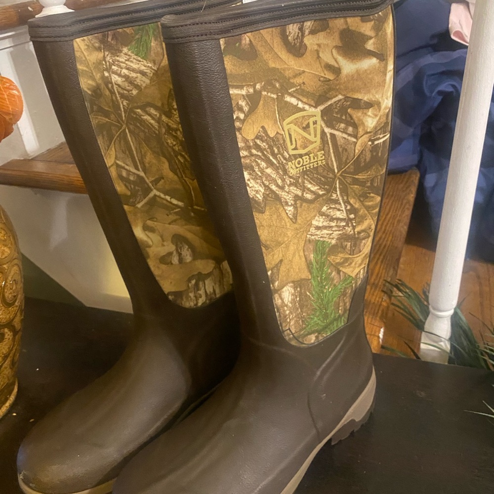 Realtree Brown and Green Camouflage Outdoor Boots